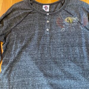 House of Blues. 3/4 length sleeve t shirt.